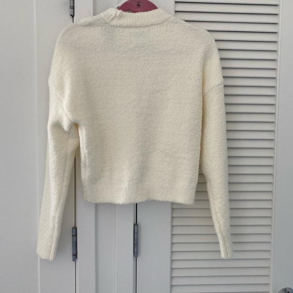 Cozy Cream Abercrombie sweater NEW WITH TAGS - Picture 4 of 4